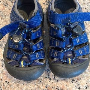 Keen Sandals size 8 toddler